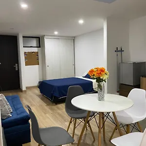 https://acogedor-aparta-estudio-la-candelaria-apartment.hotels-bogota.net